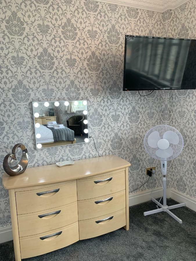 New Boston Guest Accommodation フリートウッド エクステリア 写真